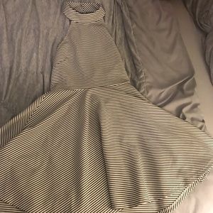 Halter Dress - FOREVER 21 - SIZE M - WORN ONCE